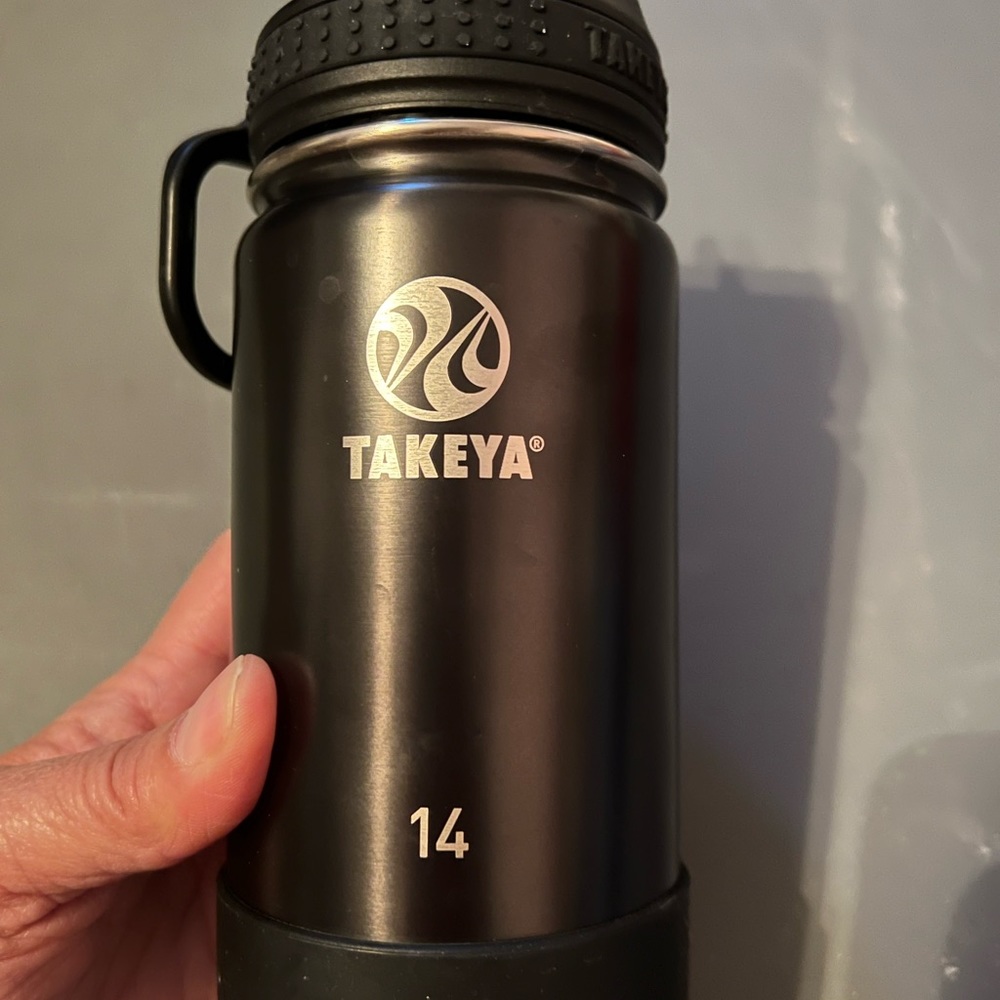 Takeya mug